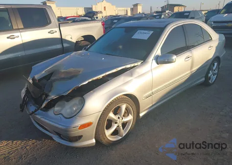 2006 Mercedes-Benz C 230 Sport z USA, uszkodzony, nr VIN WDBRF52H56A856112